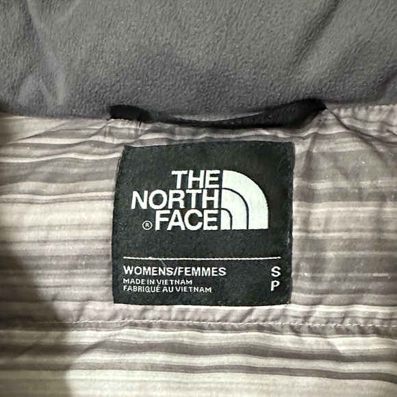 The North Face Women’s Metropolis Parka - Picture 8 of 11